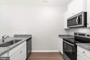 8139 Bartholomew Ct, Baltimore, MD 21206 - Photo 16