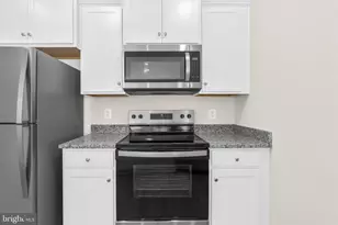 8125 Bartholomew Ct, Baltimore, MD 21206 - Photo 18