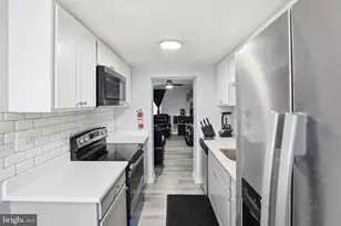 14 Sharrow Ct, Baltimore, MD 21244 - Photo 8