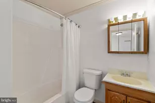 19 Piedmont Ct, Baltimore, MD 21227 - Photo 14