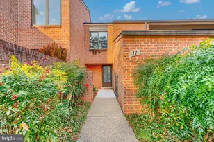 17 Oak Hampton Dr, Lutherville Timonium, MD 21093 - Photo 1