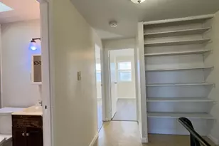 811 Regis Ct, Baltimore, MD 21227 - Photo 4