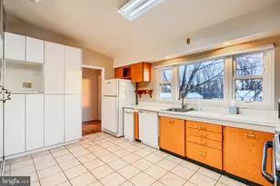 3204 Timberfield Ln, Pikesville, MD 21208 - Photo 12