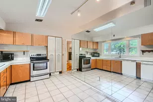 3204 Timberfield Ln, Pikesville, MD 21208 - Photo 12