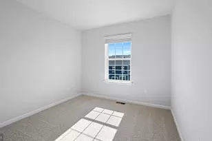 5013 Silver Oak Dr, Rosedale, MD 21237 - Photo 16