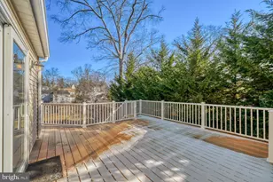 415 Locust Dr, Baltimore, MD 21228 - Photo 24