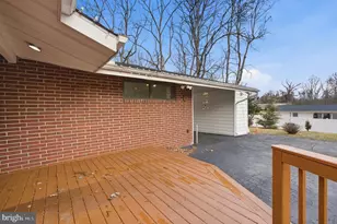 8 Peachtree Ct, Baltimore, MD 21208 - Photo 8