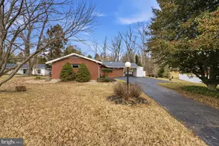 8 Peachtree Ct, Baltimore, MD 21208 - Photo 4