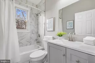 806 Forest Rd, Baltimore, MD 21239 - Photo 14