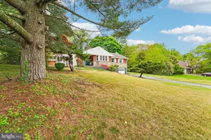 1905 Cedar Cir Dr, Baltimore, MD 21228 - Photo 2