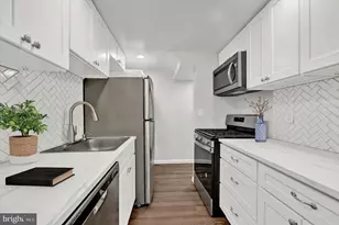 42 King Henry Cir, Rosedale, MD 21237 - Photo 10