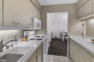 69 Greenwich Pl, Pikesville, MD 21208 - Photo 14