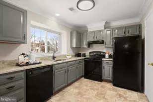 23 Bartley Ct, Baltimore, MD 21236 - Photo 2