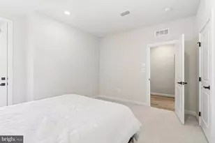 241 Hickory Holw Ct, Cockeysville, MD 21030 - Photo 8