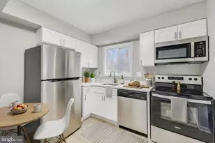 9234 Woodcreek Ct, Parkville, MD 21234 - Photo 6