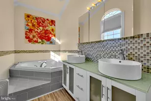 401 2nd Ave, Baltimore, MD 21227 - Photo 32