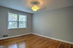 360 Old Trail Rd, Baltimore, MD 21212 - Photo 8