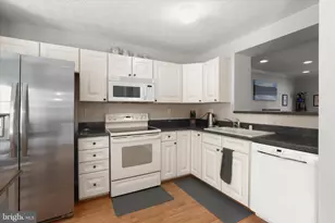 2019 Amber Way, Baltimore, MD 21244 - Photo 8