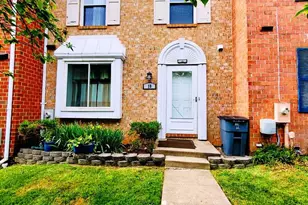 19 Island Run, Catonsville, MD 21228 - Photo 2