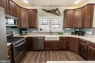 9031 Hinton Ave, Baltimore, MD 21219 - Photo 12