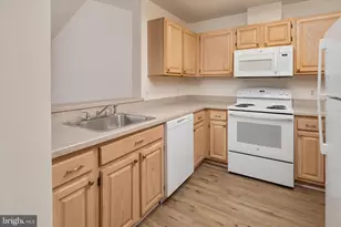 4404 Silverbrook Ln, Owings Mills, MD 21117 - Photo 6