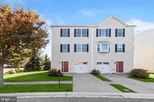 1 Karendale Ct, Windsor Mill, MD 21244 - Photo 2