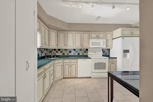 25 Tanner Ct, Baltimore, MD 21208 - Photo 8