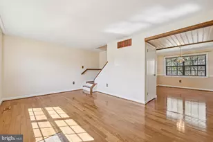 4 Kimball Ridge Ct, Baltimore, MD 21228 - Photo 2