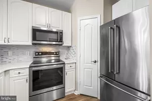 400 Symphony Cir, Cockeysville, MD 21030 - Photo 12