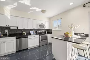 6627 Spring Mill Cir, Gwynn Oak, MD 21207 - Photo 10