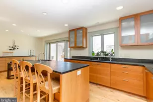 8209 Ruxton Crossing Ct, Towson, MD 21204 - Photo 8