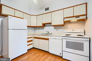 110 Castletown, Lutherville Timonium, MD 21093 - Photo 18