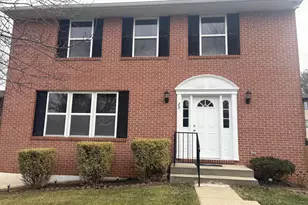 29 Upman Ct, Baltimore, MD 21228 - Photo 2