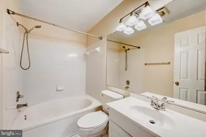 2322 Falls Gable Lane #J, Baltimore, MD 21209 - Photo 10