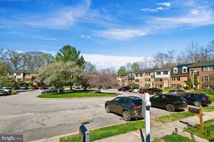 7 Drawbridge Ct, Baltimore, MD 21228 - Photo 2