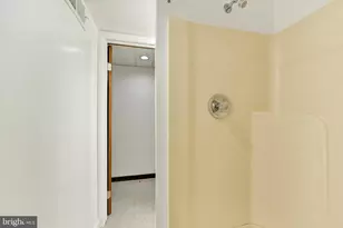 8122 Glen Gary Rd, Towson, MD 21286 - Photo 34