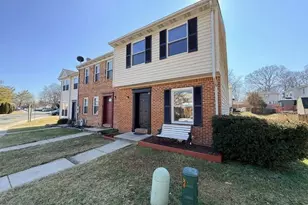 146 Marine Oaks Dr, Essex, MD 21221 - Photo 2