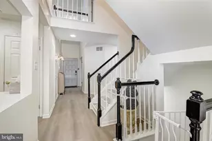 64 River Oaks Cir, Baltimore, MD 21208 - Photo 2