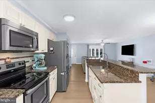 7 Honey Locust Ct, Essex, MD 21221 - Photo 16