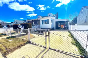 310 Pinewood Rd, Baltimore, MD 21222 - Photo 2