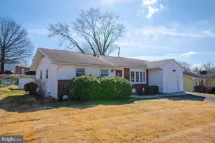 1324 Chapel Hill Dr, Baltimore, MD 21237 - Photo 2