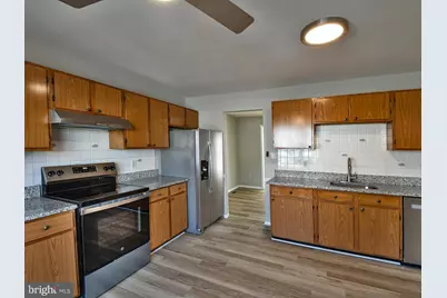 211 Green Fern Way, Halethorpe, MD 21227 - Photo 8