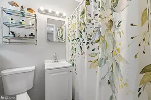 802 Shaw Ct, Towson, MD 21286 - Photo 10