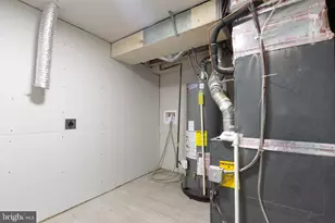 8206 Arrowhead Rd, Pikesville, MD 21208 - Photo 40