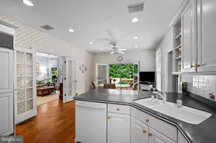 12 Dembeigh Hill Cir, Baltimore, MD 21210 - Photo 16