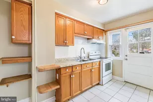 8423 Water Oak, Parkville, MD 21234 - Photo 10