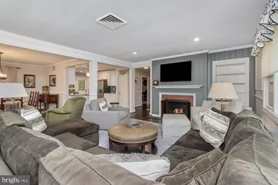 612 W Chesapeake Avenue, Towson, MD 21204 - Photo 18