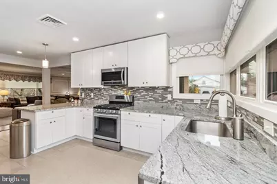 612 W Chesapeake Avenue, Towson, MD 21204 - Photo 14