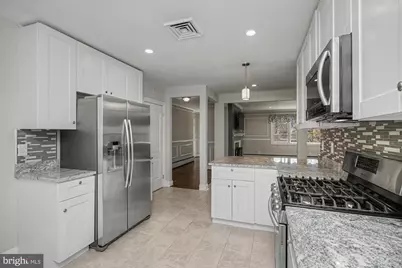 612 W Chesapeake Avenue, Towson, MD 21204 - Photo 12