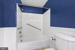 1704 Forsythia Ln, Baltimore, MD 21227 - Photo 24